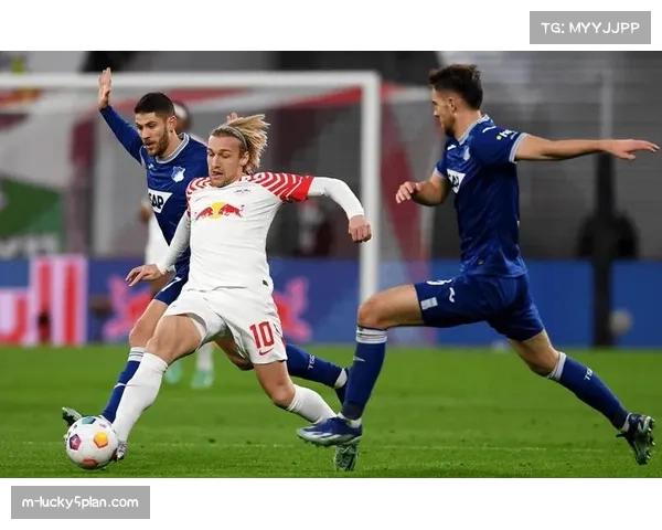 通讯:德甲“足球校园”项目进入第十年,本月将覆盖第500所合作学校 通讯:德甲“足球校园”项目进入第十年,本月将覆盖第500所合作学校